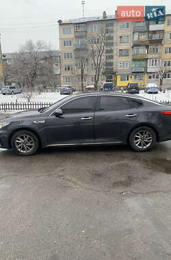 Седан Kia K5 2018 в 