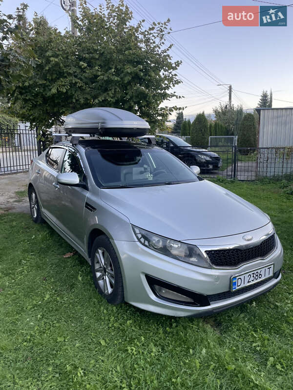 Седан Kia K5 2013 в Одессе