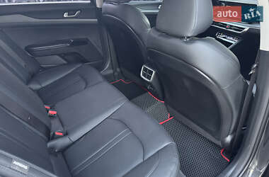 Седан Kia K5 2019 в 