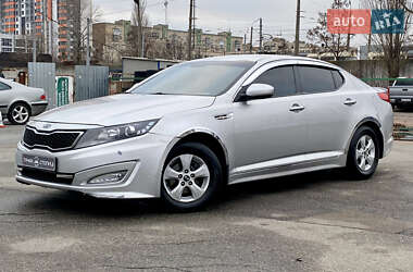 Седан Kia K5 2011 в Киеве