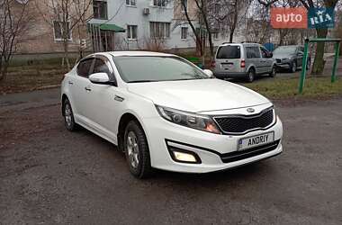 Седан Kia K5 2015 в Виннице