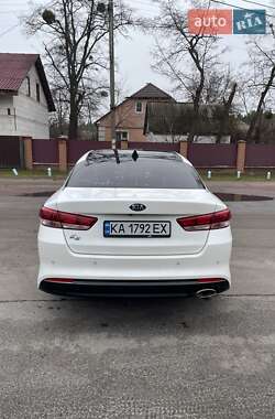 Седан Kia K5 2016 в Києві