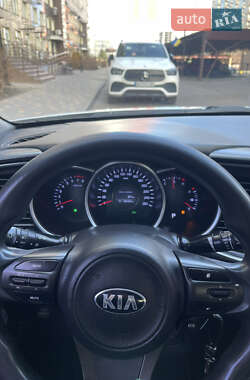 Седан Kia K5 2014 в Одессе