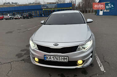 Седан Kia K5 2016 в Киеве