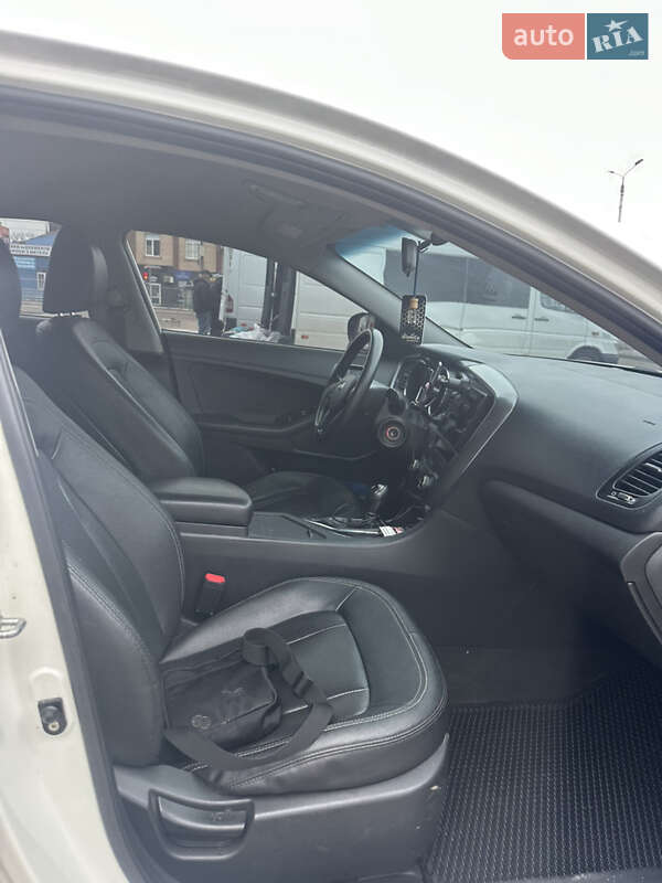 Седан Kia K5 2011 в Житомире