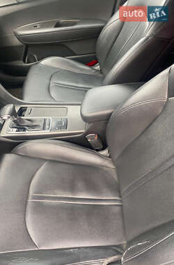 Седан Kia K5 2015 в 