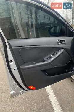 Седан Kia K5 2013 в 