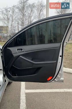 Седан Kia K5 2013 в 