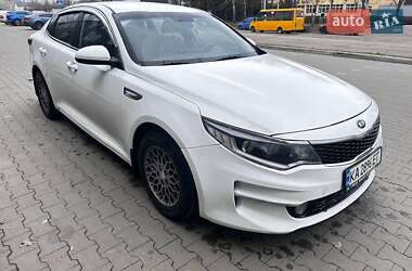 Седан Kia K5 2015 в 