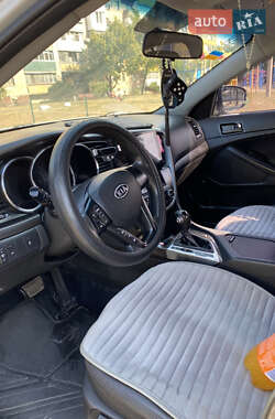 Седан Kia K5 2011 в 