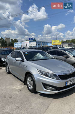 Седан Kia K5 2011 в 