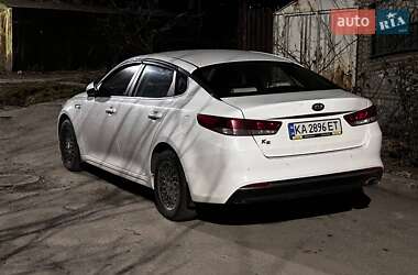 Седан Kia K5 2015 в 