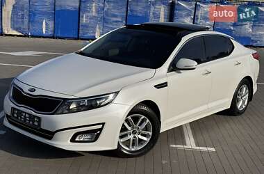 Седан Kia K5 2014 в Одессе