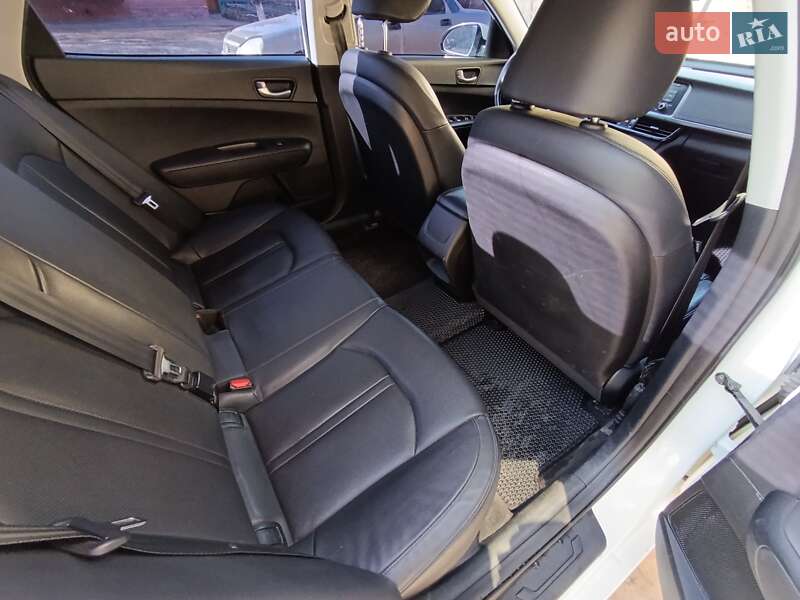 Седан Kia K5 2017 в Прилуках