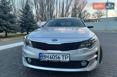 Седан Kia K5 2017 в Одессе