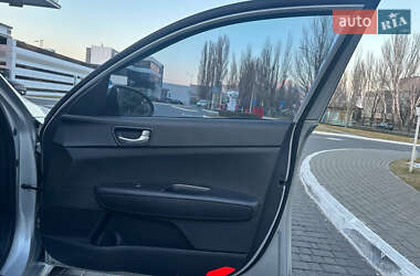 Седан Kia K5 2017 в Одессе