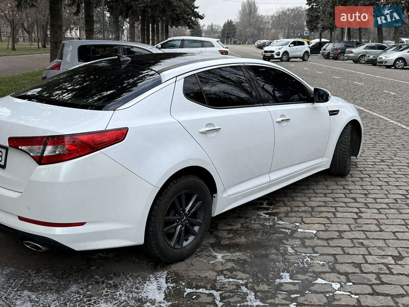 Седан Kia K5 2010 в Одессе