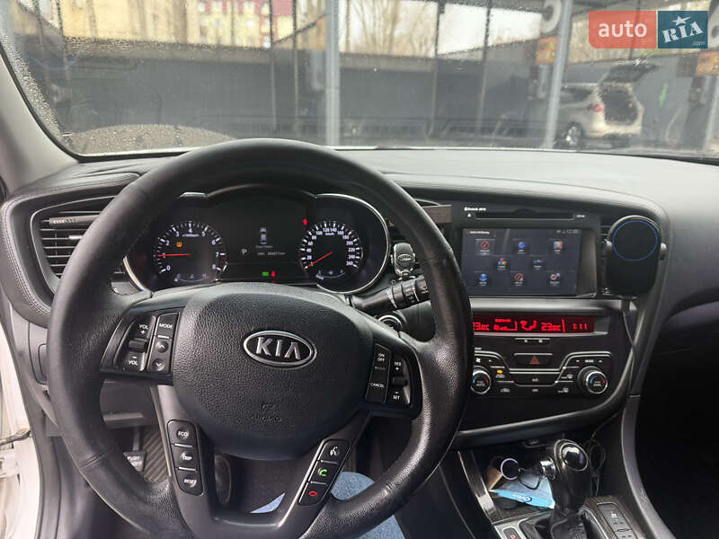Седан Kia K5 2010 в Одессе