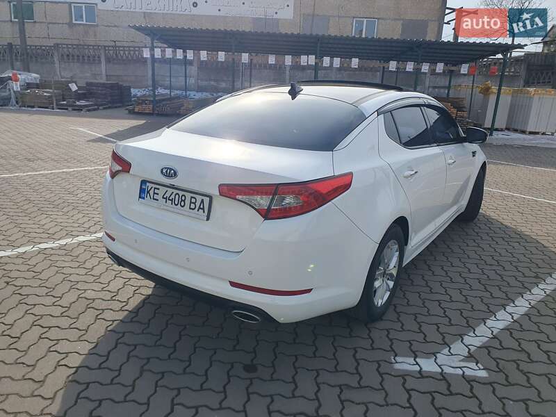 Седан Kia K5 2012 в Кривом Роге