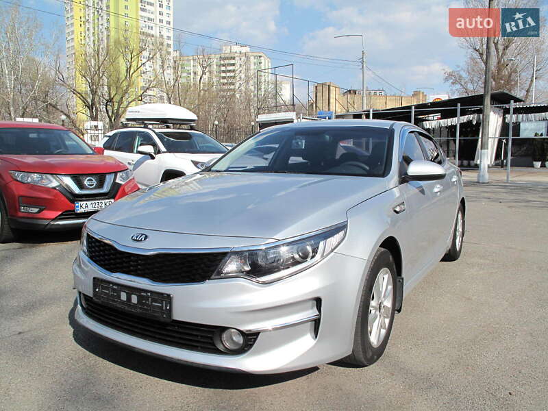 Седан Kia K5 2017 в Киеве