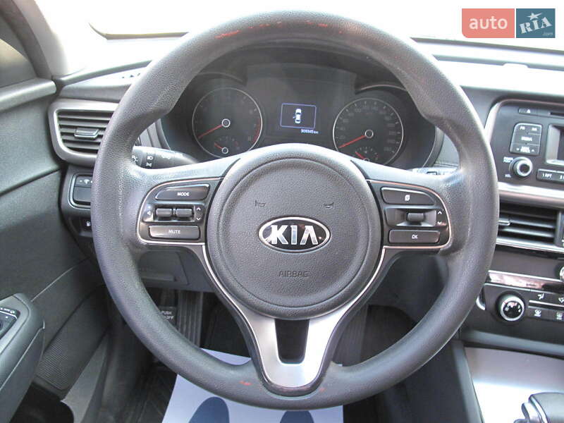 Седан Kia K5 2017 в Киеве