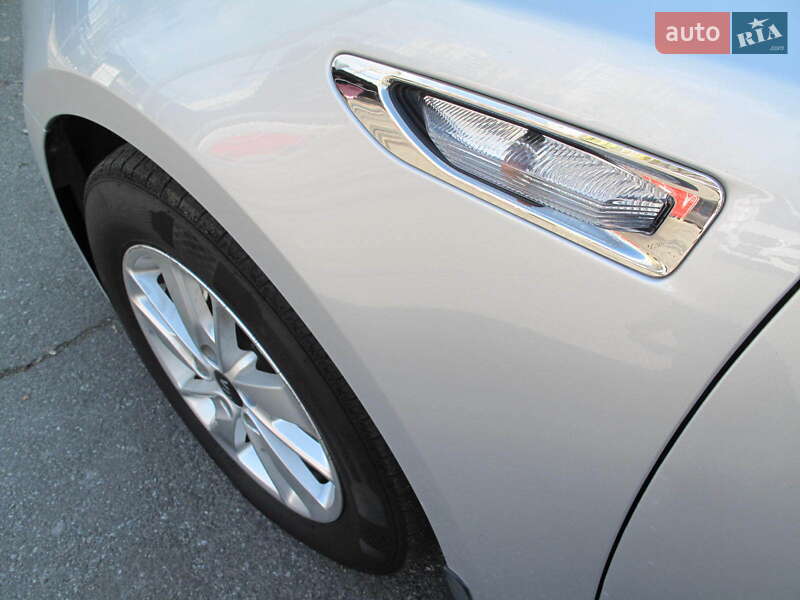 Седан Kia K5 2017 в Киеве