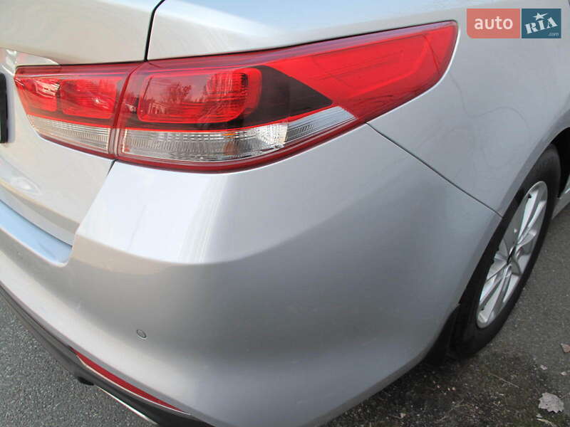 Седан Kia K5 2017 в Киеве