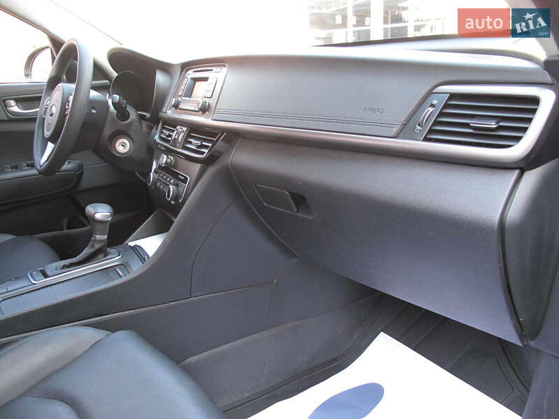 Седан Kia K5 2017 в Киеве