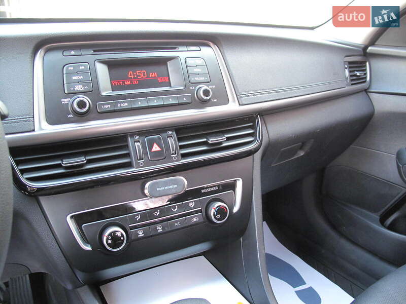 Седан Kia K5 2017 в Киеве