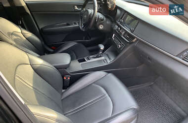 Седан Kia K5 2015 в 