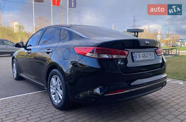 Седан Kia K5 2015 в 