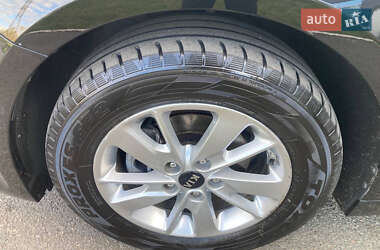 Седан Kia K5 2015 в 