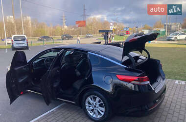 Седан Kia K5 2015 в 