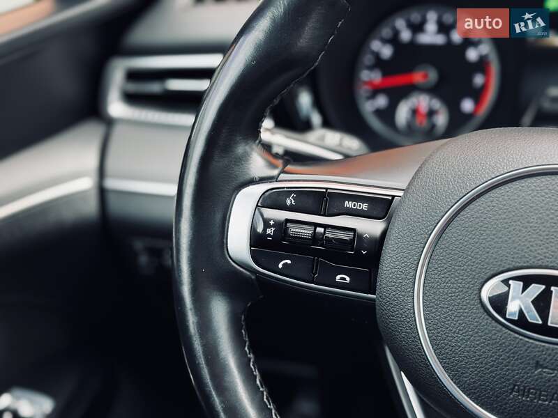 Седан Kia K5 2020 в Одессе