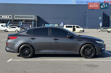 Седан Kia K5 2019 в 
