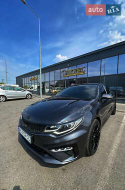 Седан Kia K5 2019 в 