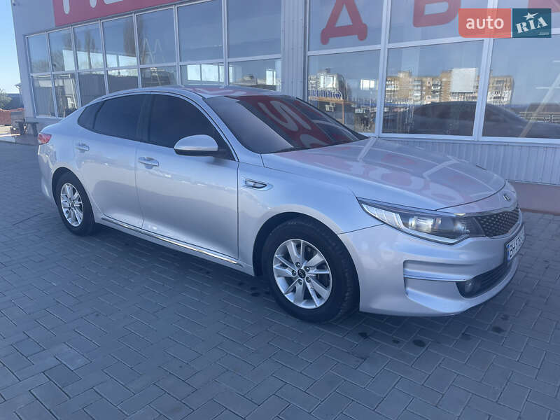 Седан Kia K5 2016 в Одессе