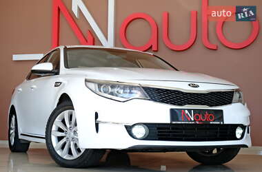 Седан Kia K5 2017 в 