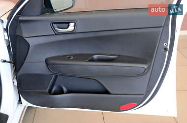Седан Kia K5 2017 в 