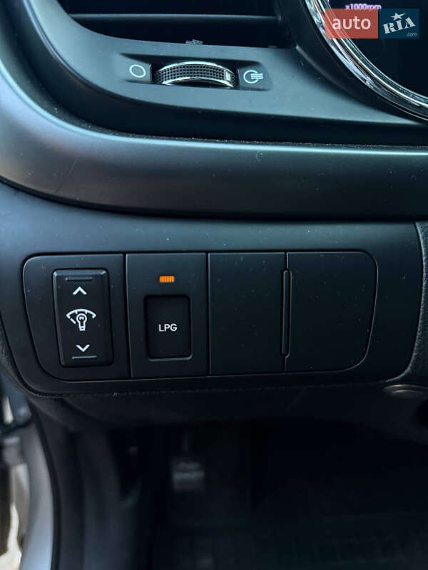 Седан Kia K5 2013 в Києві