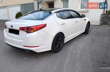 Седан Kia K5 2011 в 