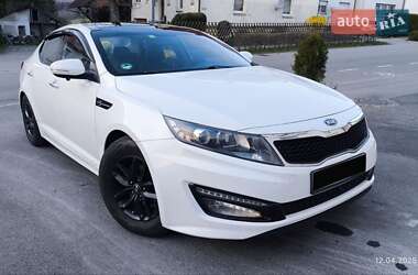 Седан Kia K5 2011 в 