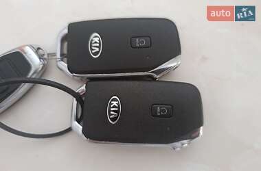 Седан Kia K5 2020 в 