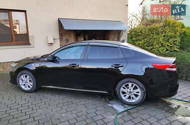 Седан Kia K5 2015 в 