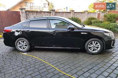 Седан Kia K5 2015 в 