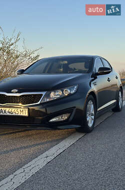 Седан Kia K5 2012 в 