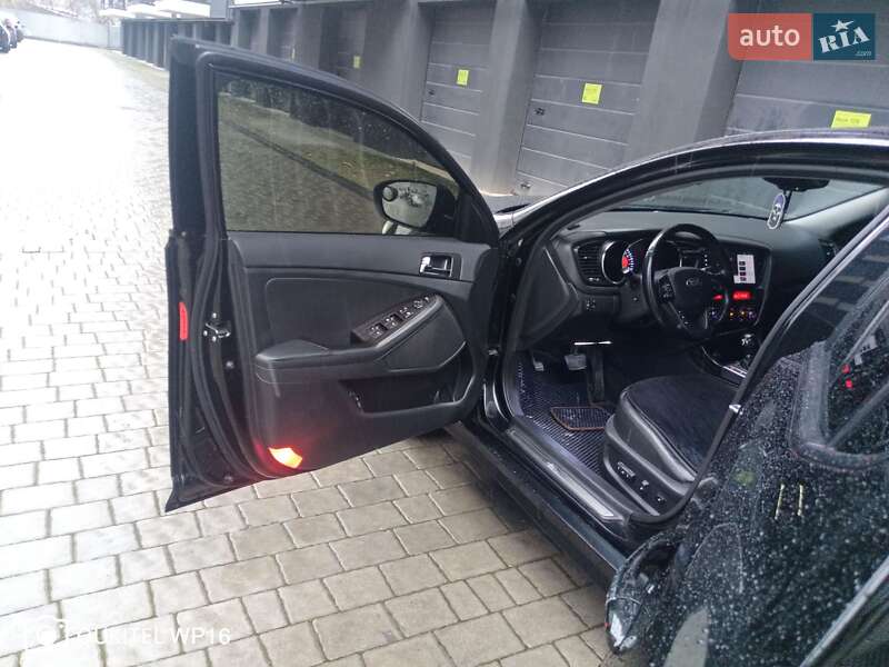 Седан Kia K5 2013 в Ивано-Франковске