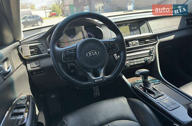 Седан Kia K5 2015 в 