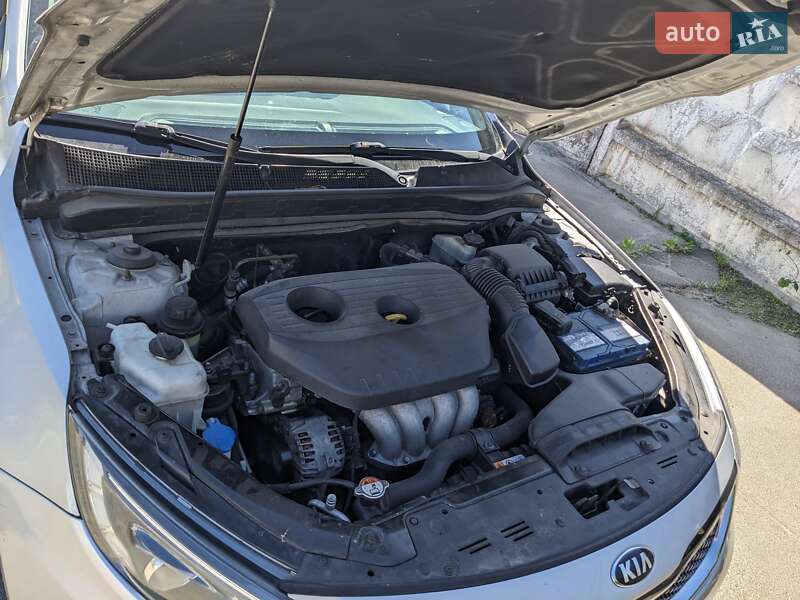 Седан Kia K5 2015 в Киеве