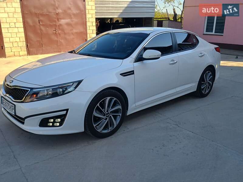 Седан Kia K5 2014 в Дніпрі